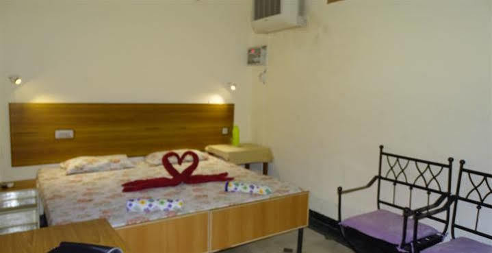 Hotel Sukhsadan 德拉敦 外观 照片